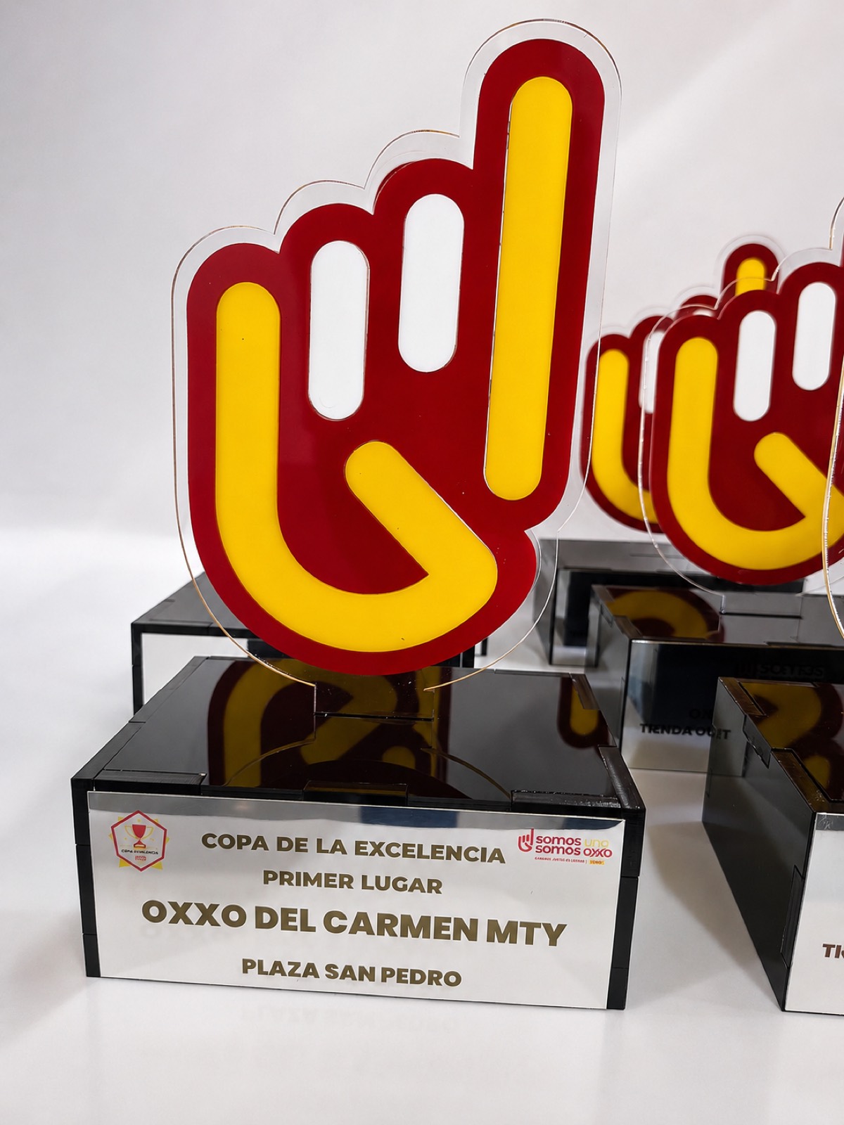 Reconocimiento de acrílico OXXO